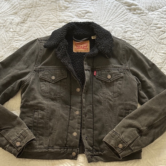 Levi's Sherpa Trucker Jacket - Picture 1 of 6